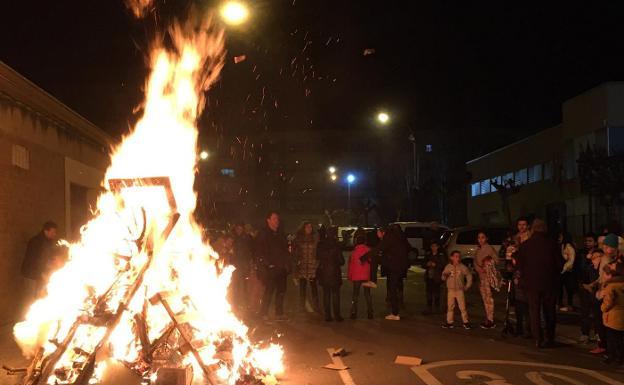 La fiesta de Los Marchos contará con más de cien hogueras en Fuenmayor